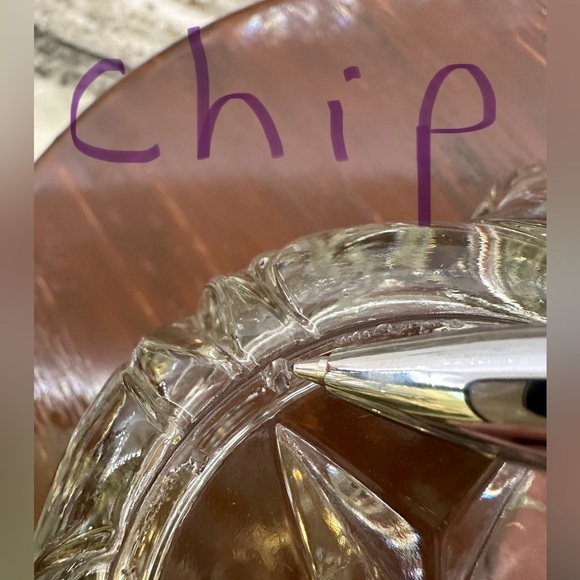 Beautiful Vintage Crystal sawtooth edge creamer pitcher with floral cut design - Picture 16 of 17